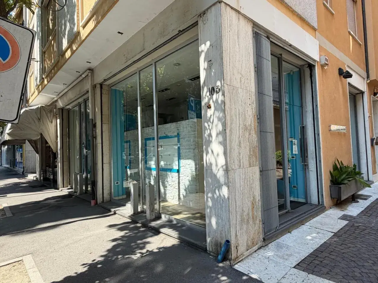 Negozio in Corso del Popolo 160, Rovigo, {3} - Foto 2