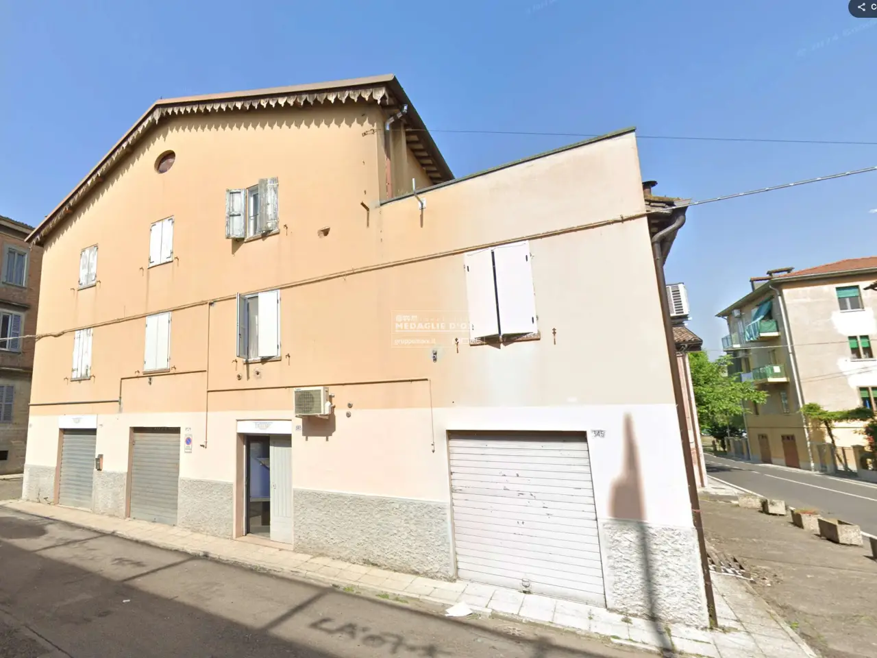 Palazzina commerciale in , Modena, {3} - Foto 1