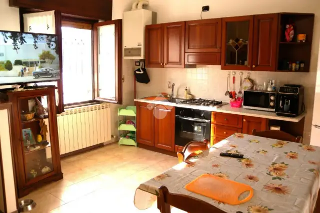 2-room flat in Via Monfalcone 24, Origgio - Photo 1