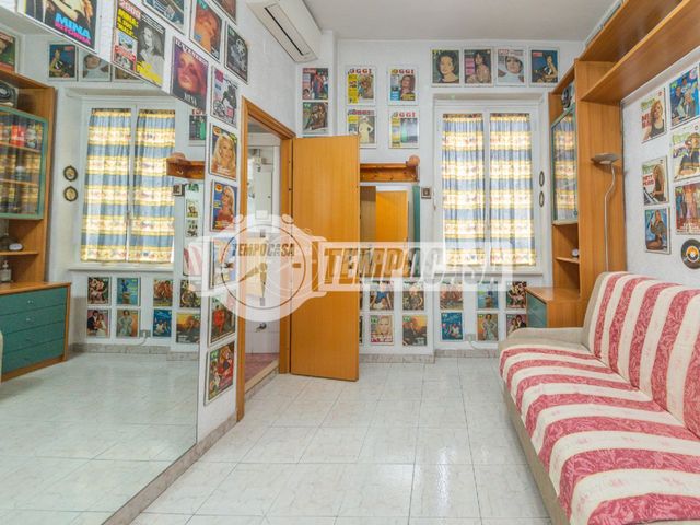 2-room flat in {3}, - Photo 1