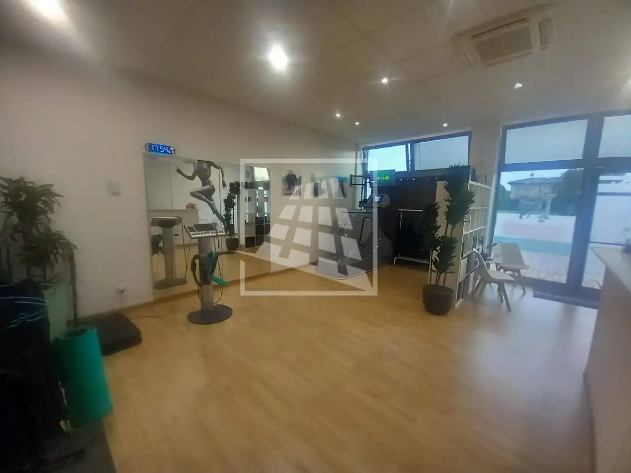 Negozio in Via dei Glicini 5, Reggio nell'Emilia, {3} - Foto 1