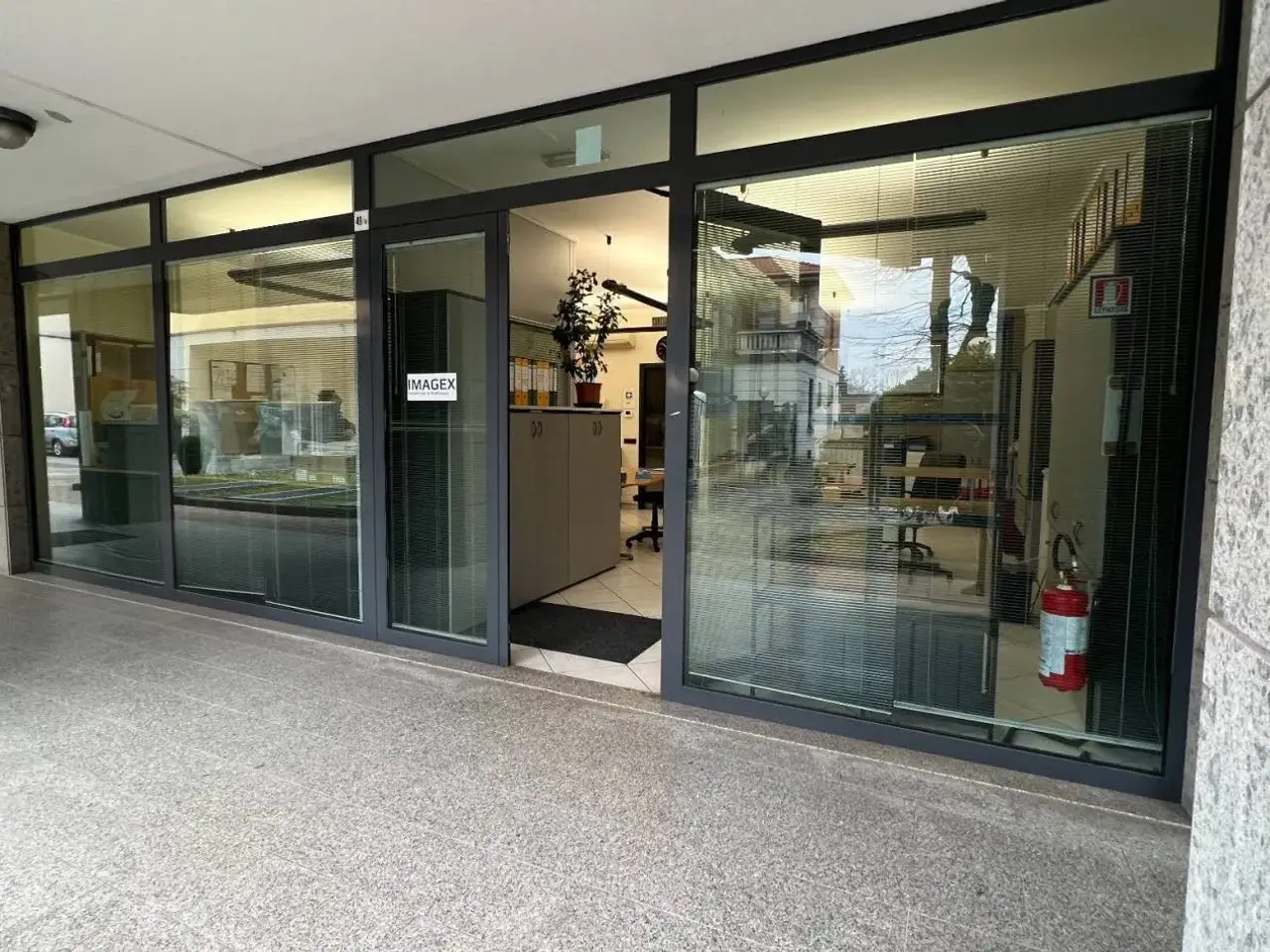Locale commerciale in Via Vittorio Veneto 49 Bresso, Bresso, {3} - Foto 1