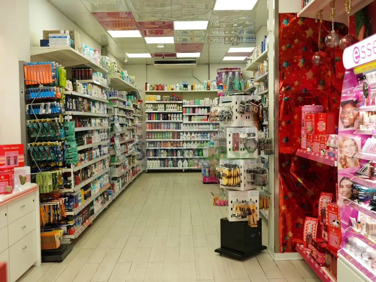 Esercizio commerciale in Via dei Latini, Roseto Degli Abruzzi, {3} - Foto 1