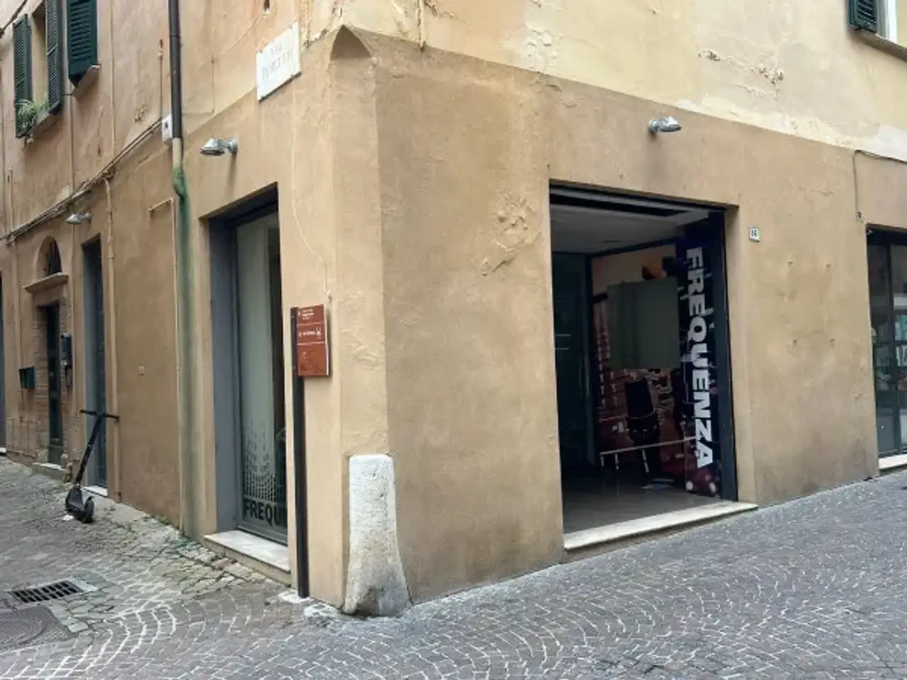Negozio in Corso XI Settembre 56, Pesaro, {3} - Foto 2