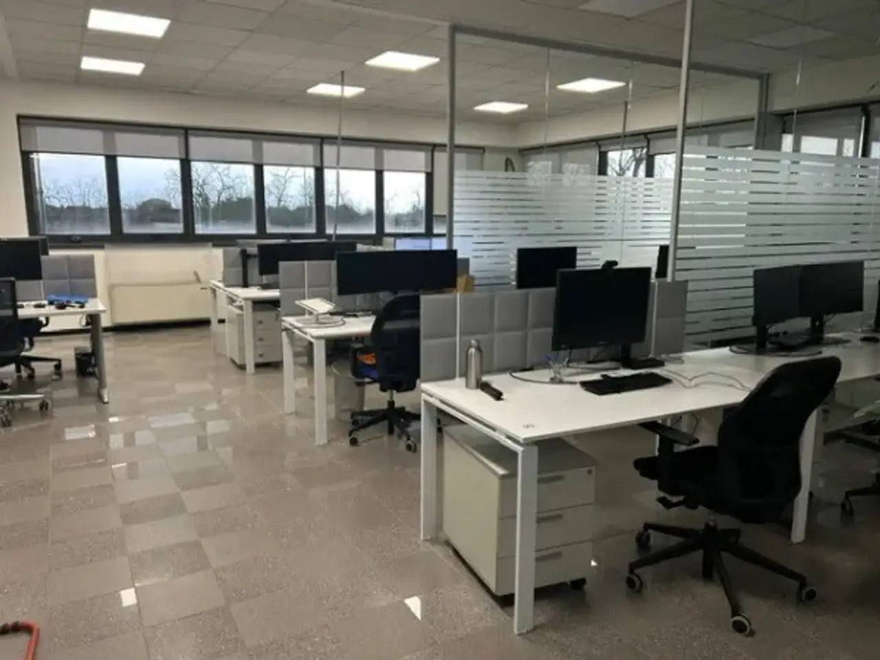 Ufficio in Via Via delle Industrie 17, Caponago, {3} - Foto 1