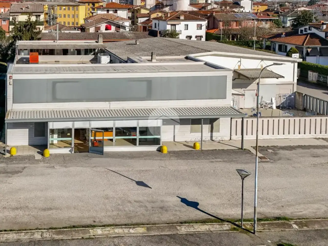 Negozio in Viale della Repubblica 3, Lodi Vecchio, {3} - Foto 1