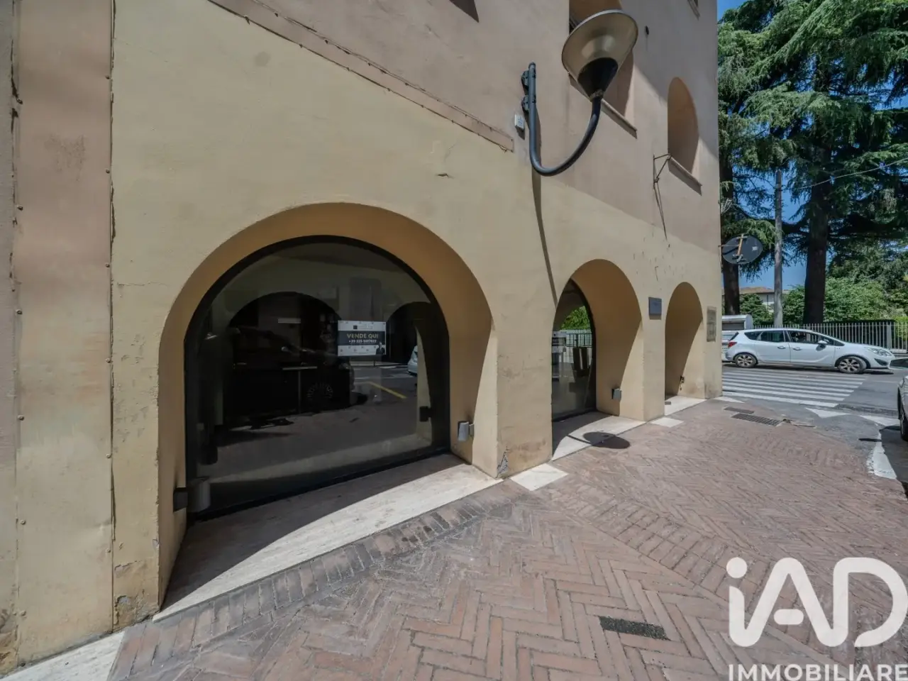 Negozio in Via Vittorio Meneghini 10, Foligno, {3} - Foto 1