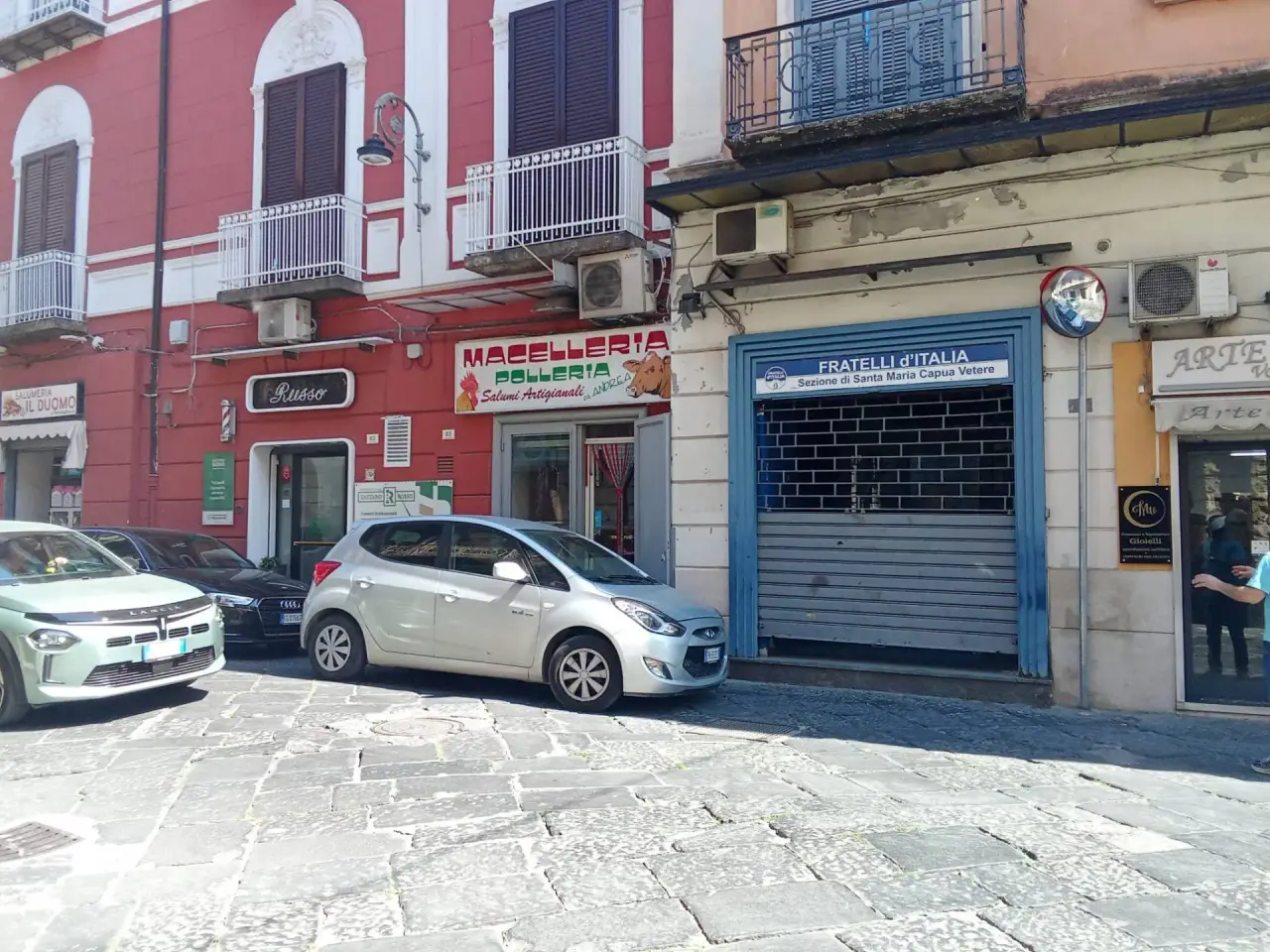 Negozio in Via Alessio Simmaco Mazzocchi, Santa Maria Capua Vetere, {3} - Foto 1
