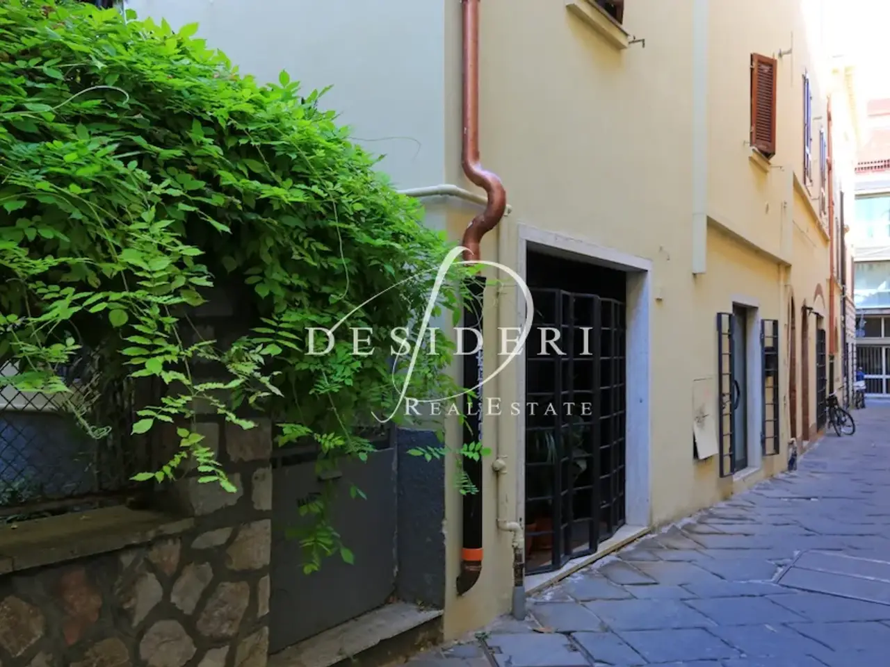 Locale commerciale in Via Fanti  58100 Grosseto, Grosseto, {3} - Foto 1
