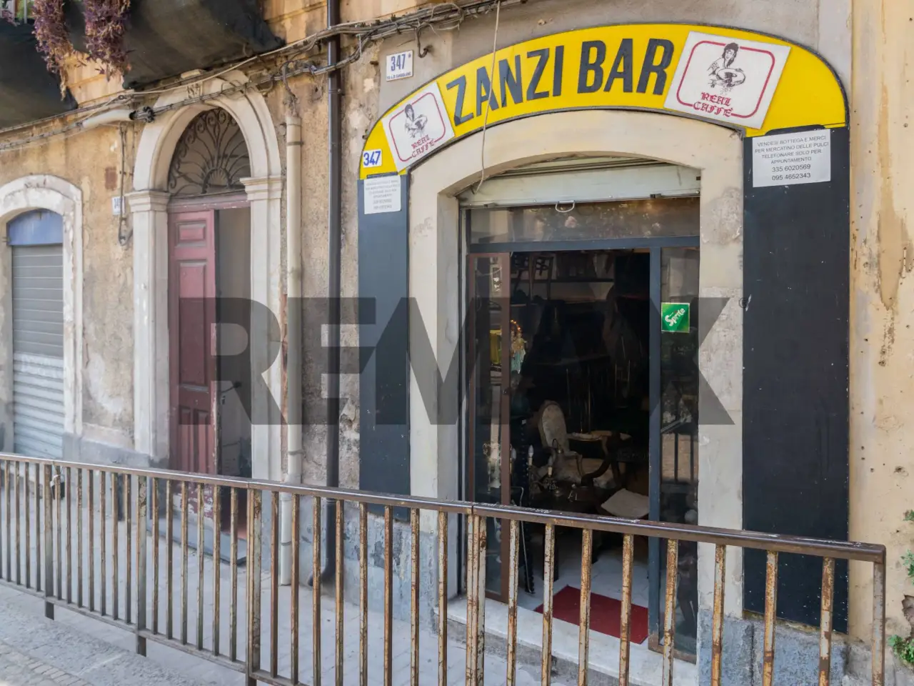Negozio in Via Antonino di Sangiuliano 347, Catania, {3} - Foto 2