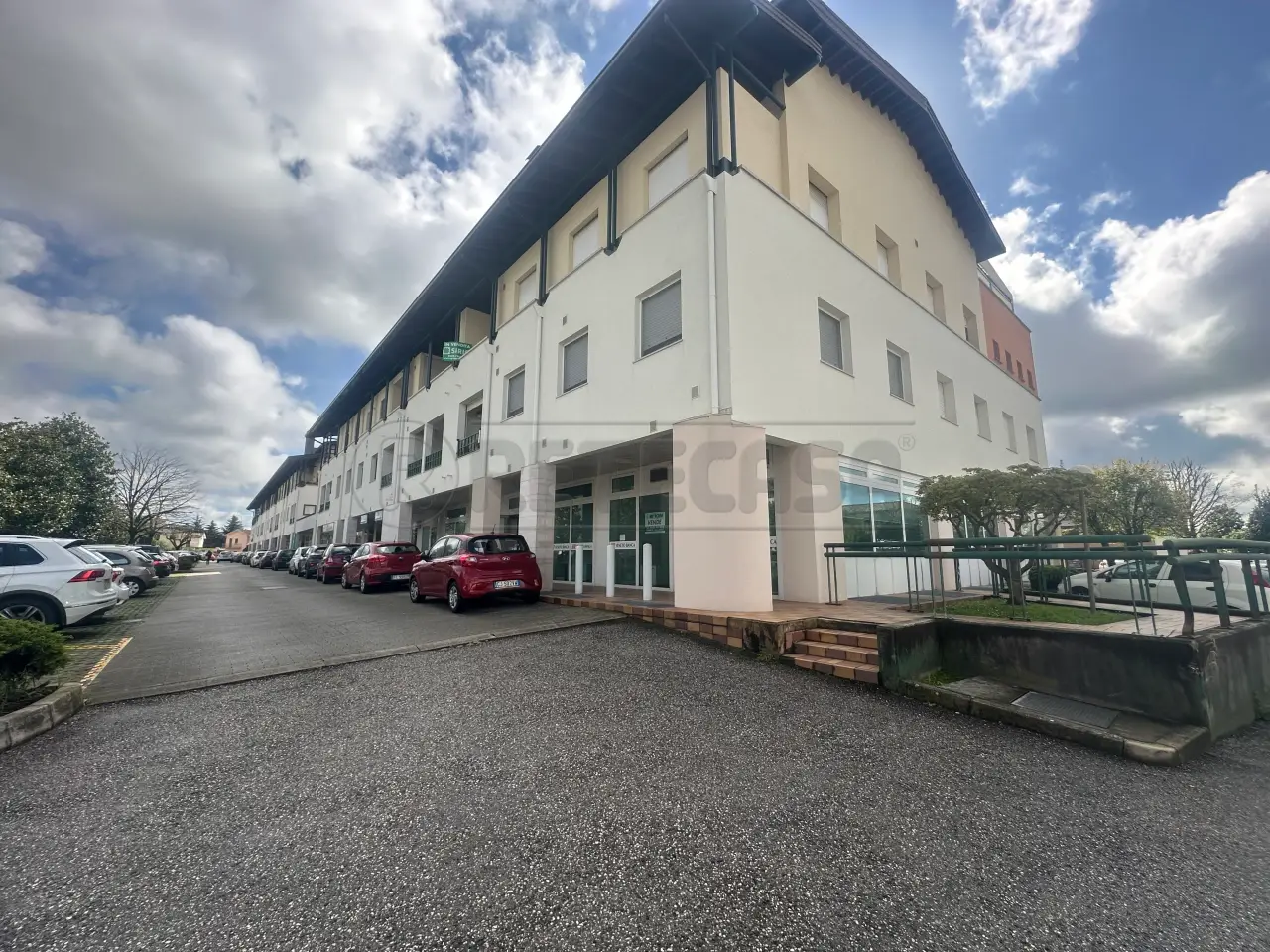 Palazzina commerciale in Via Stazione 71/33, Manzano, {3} - Foto 1
