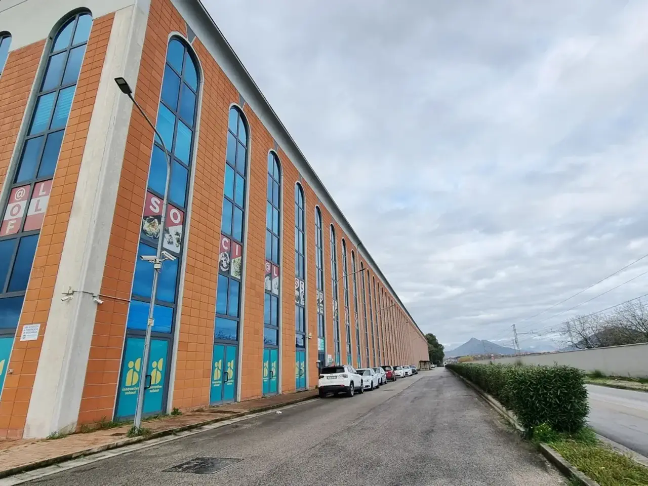 Ufficio in Viale delle Industrie  36, Caserta, {3} - Foto 1