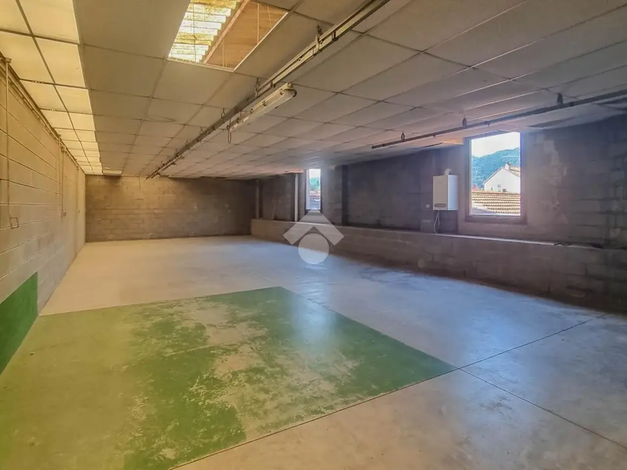 Magazzino in Via Privata Europa 6, Calco, {3} - Foto 1