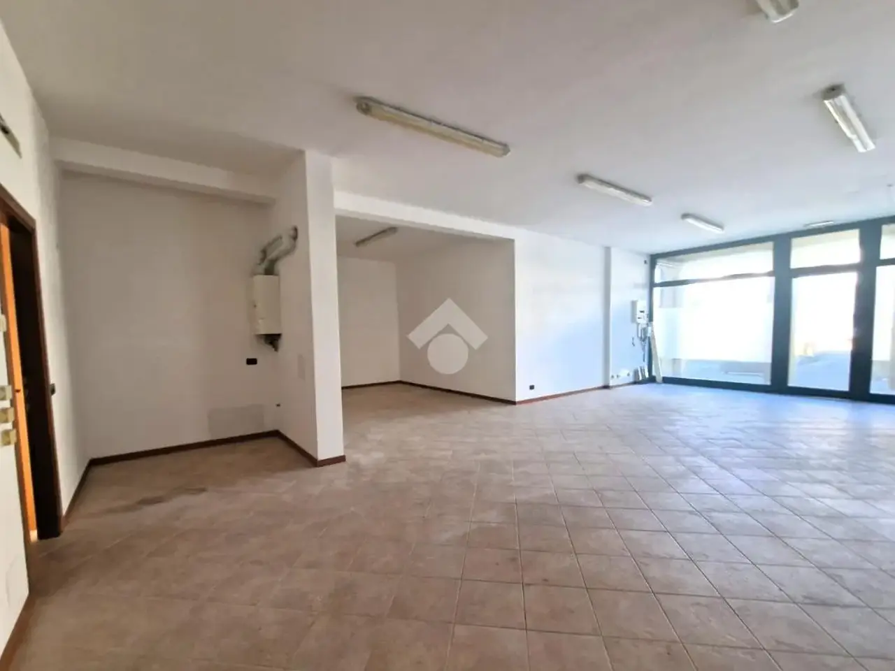 Negozio in Via Postumia Est 180, San Biagio Di Callalta, {3} - Foto 1