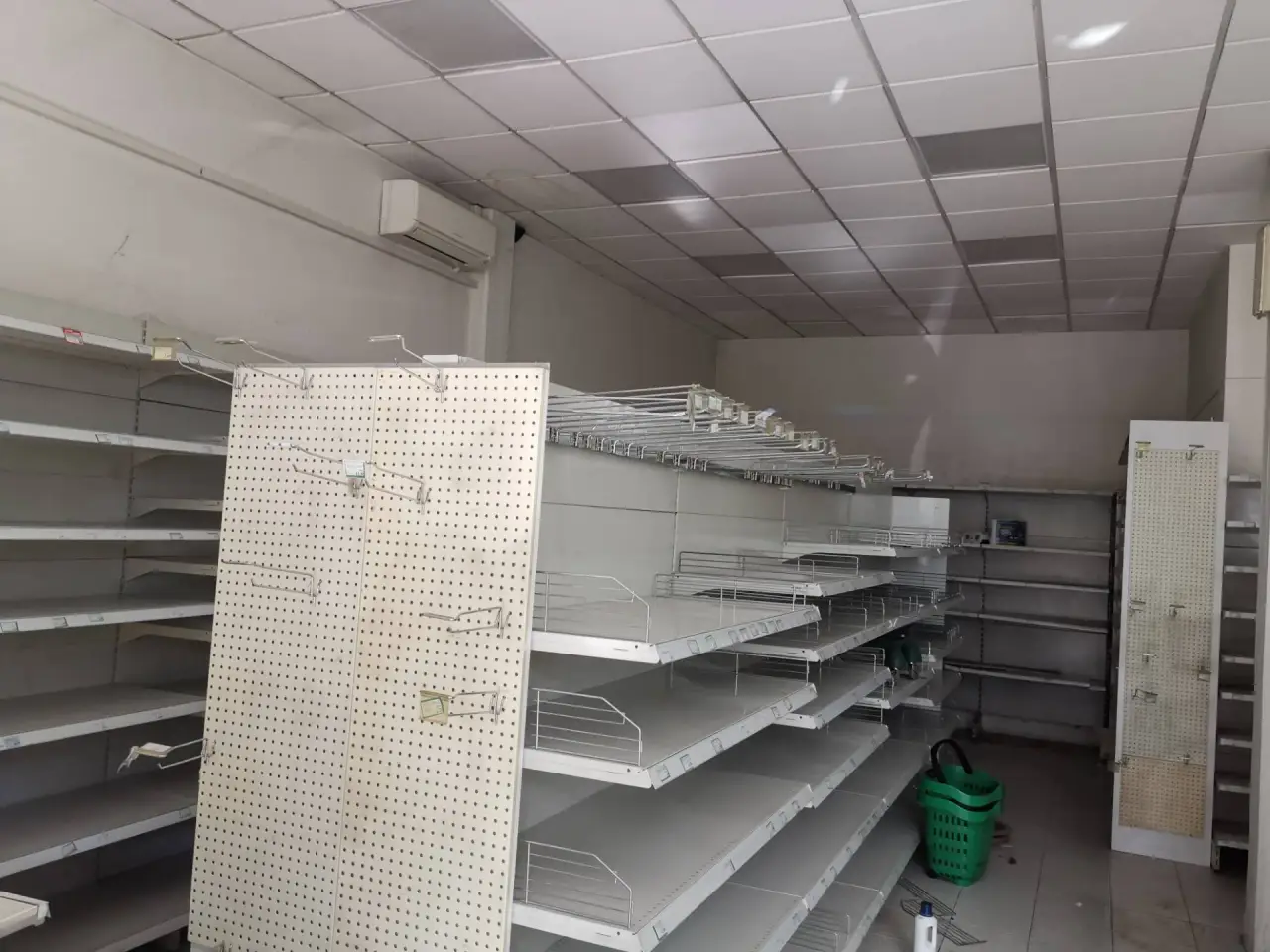 Esercizio commerciale in Via Amendola 55, Calcinaia, {3} - Foto 2