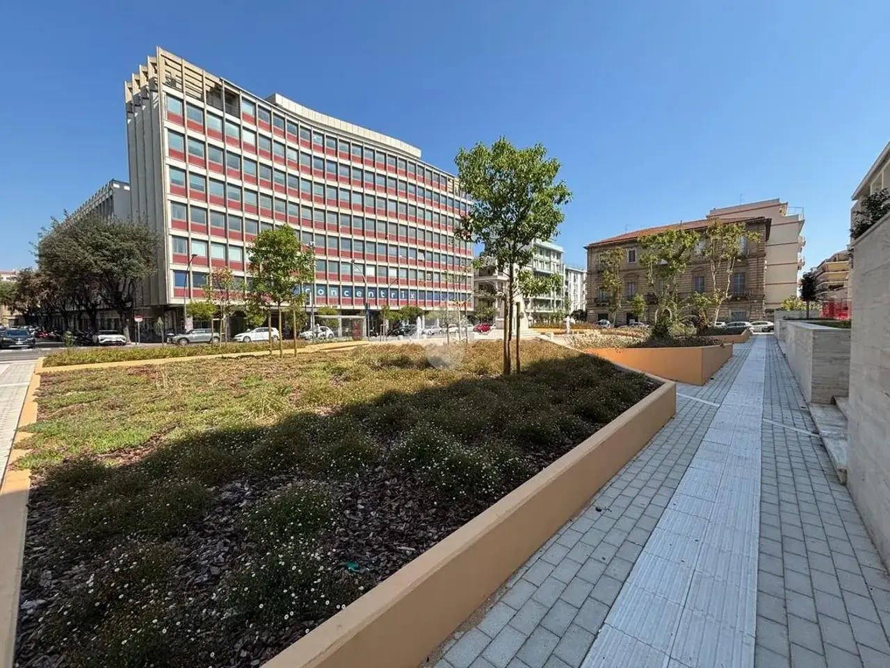 Ufficio in Piazza Emilio Alessandrini 22, Pescara, {3} - Foto 1