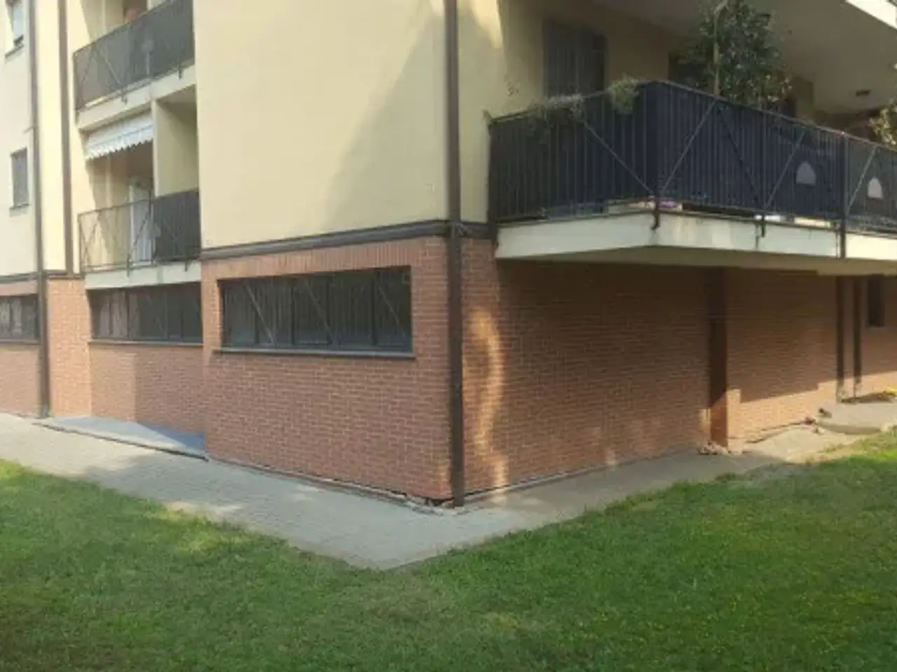 Ufficio in Via Paolo Mauri, Gallarate, {3} - Foto 2
