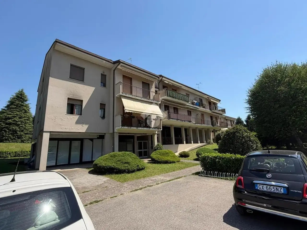 Negozio in Attivita' / Negozio Via Aldo Moro 14, Alzate Brianza, {3} - Foto 1