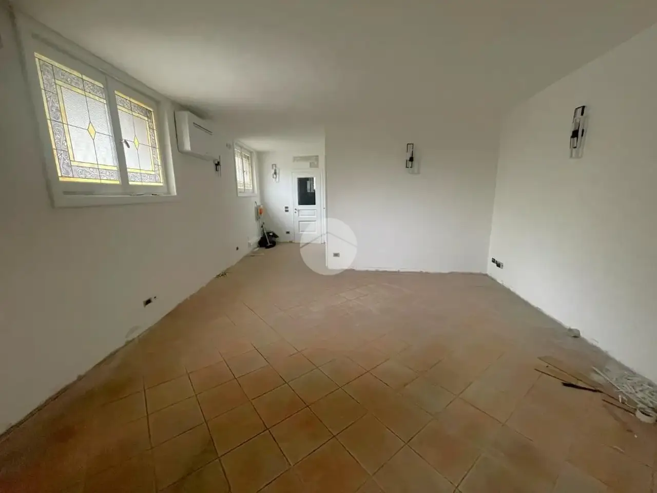 Ufficio in Via Monte Grappa 24, Desenzano del Garda, {3} - Foto 1