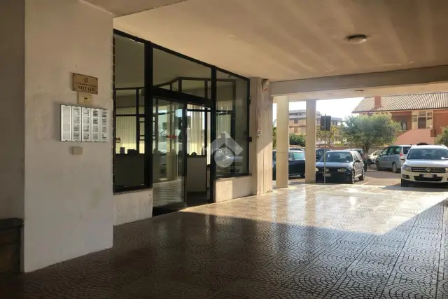 Büro in Via dei Castelli Romani 22, Pomezia - Foto 1