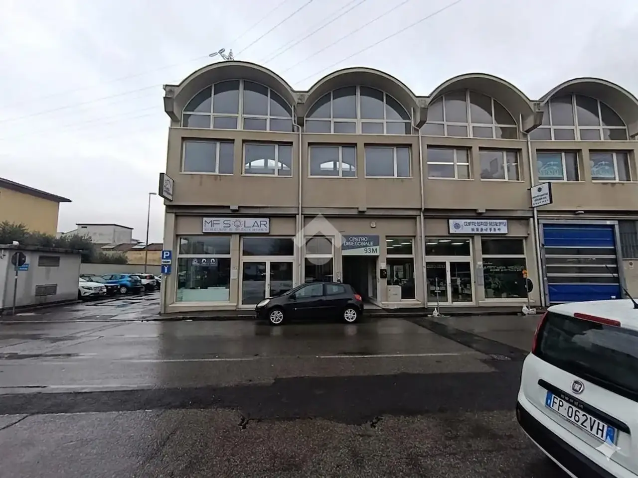 Palazzina commerciale in Via Galcianese 93, Prato, {3} - Foto 1