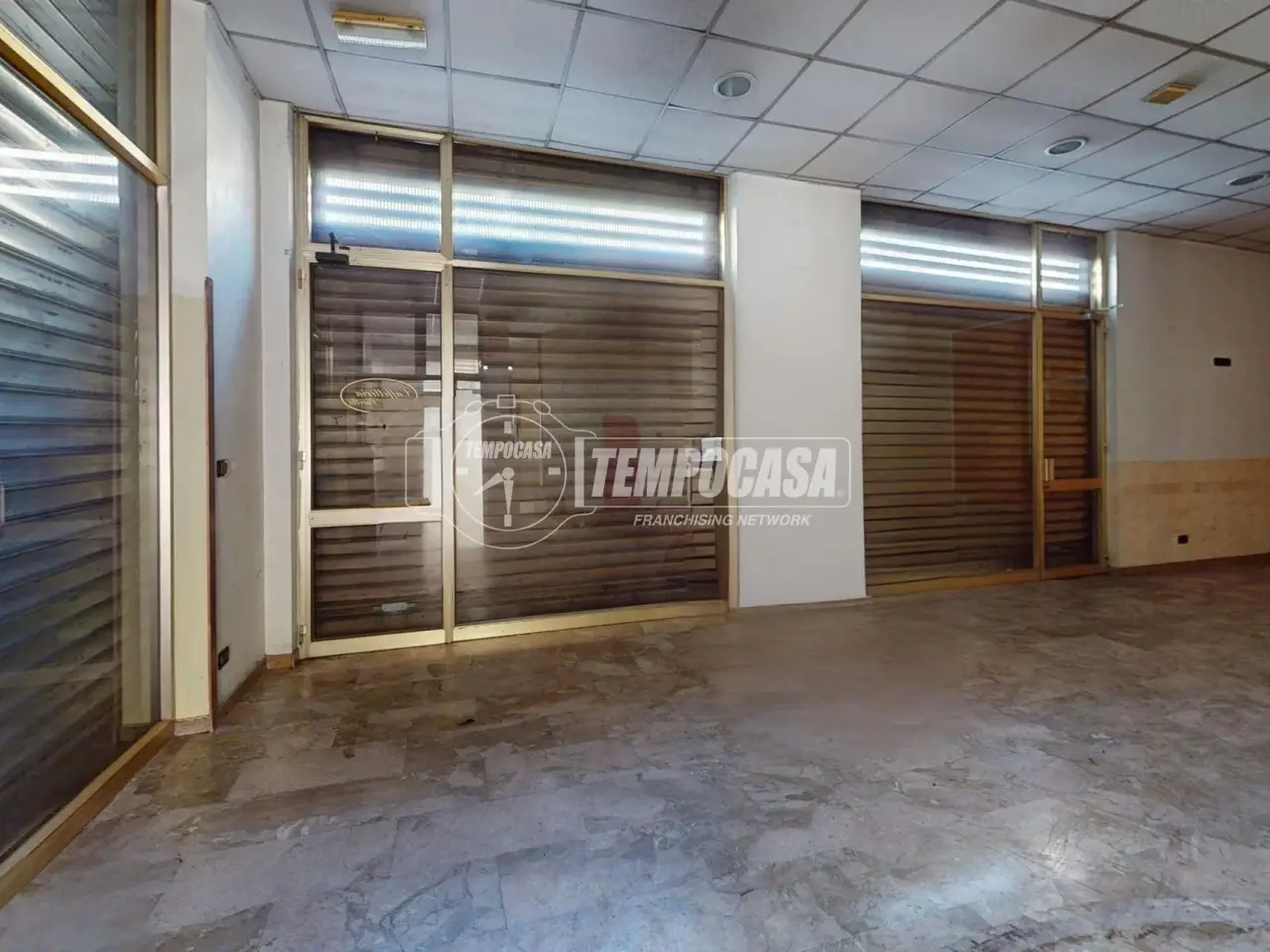 Negozio in Via Salbertrand 81, Torino, {3} - Foto 2