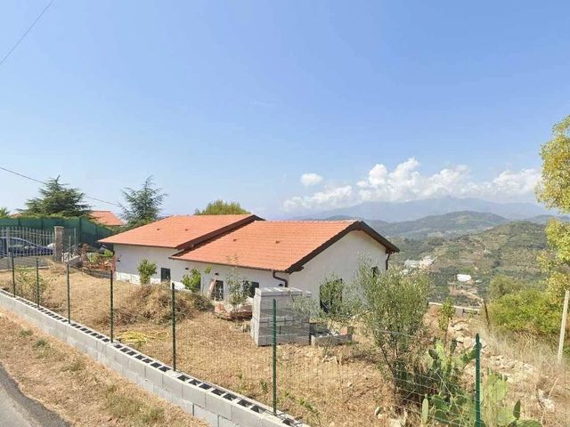 Villa in Via Manciurina, Vallebona - Foto 1