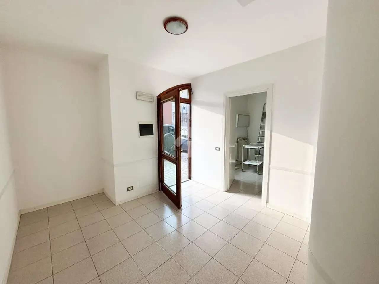 Ufficio in Via Giuseppe Bovara 1, Valmadrera, {3} - Foto 2