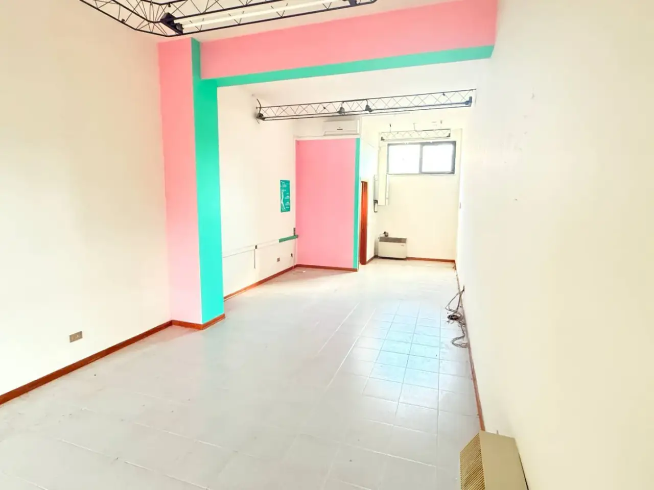 Negozio in Via Fratelli Cervi 9, Rieti, {3} - Foto 2