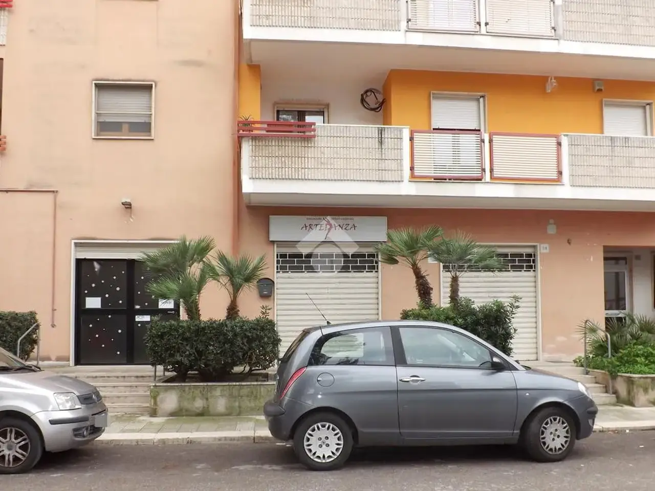 Negozio in Via Sacerdote Giovanni di Leo 88, Bisceglie, {3} - Foto 1