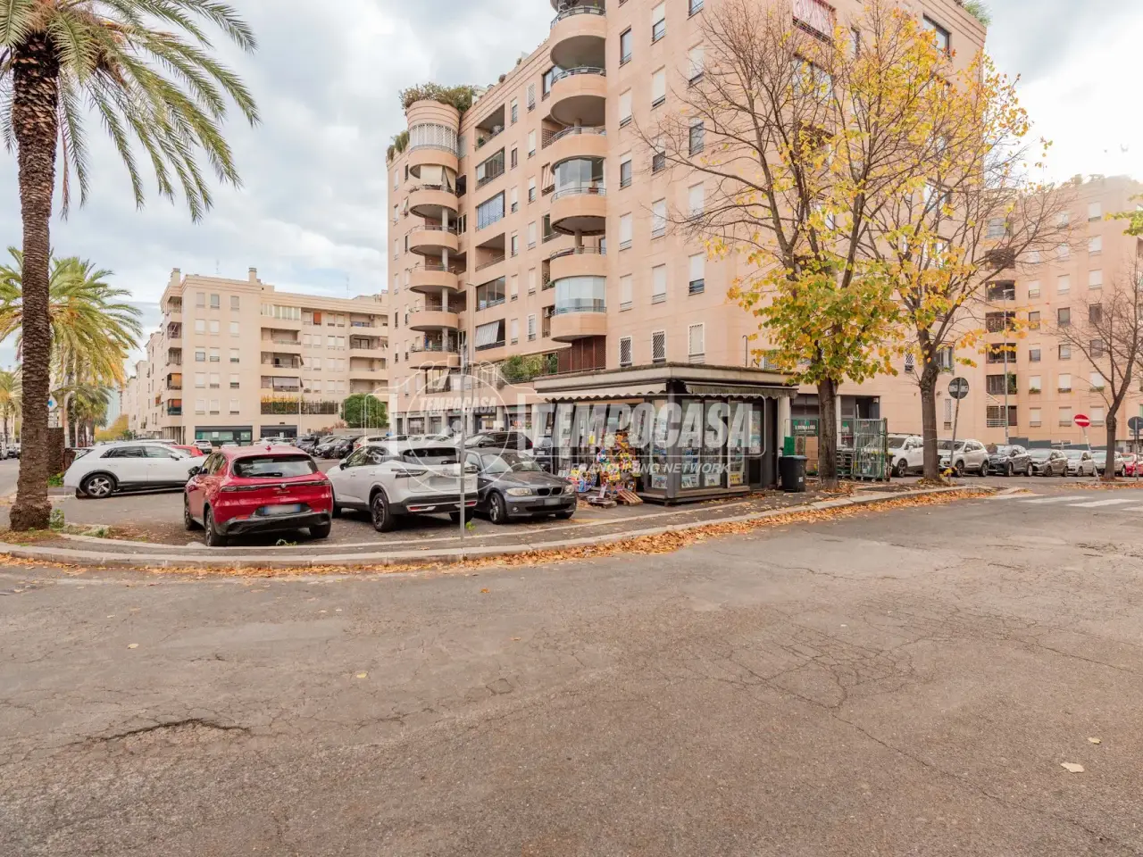 Negozio in Viale degli Astri 99, Roma, {3} - Foto 1