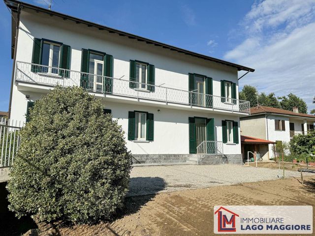 Villa in Via Caduti Angeresi, Angera - Foto 1