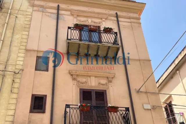 4-room flat in Castellammare del Golfo, Corso G.Ppe Garibaldi 181, Castellammare del Golfo - Photo 1