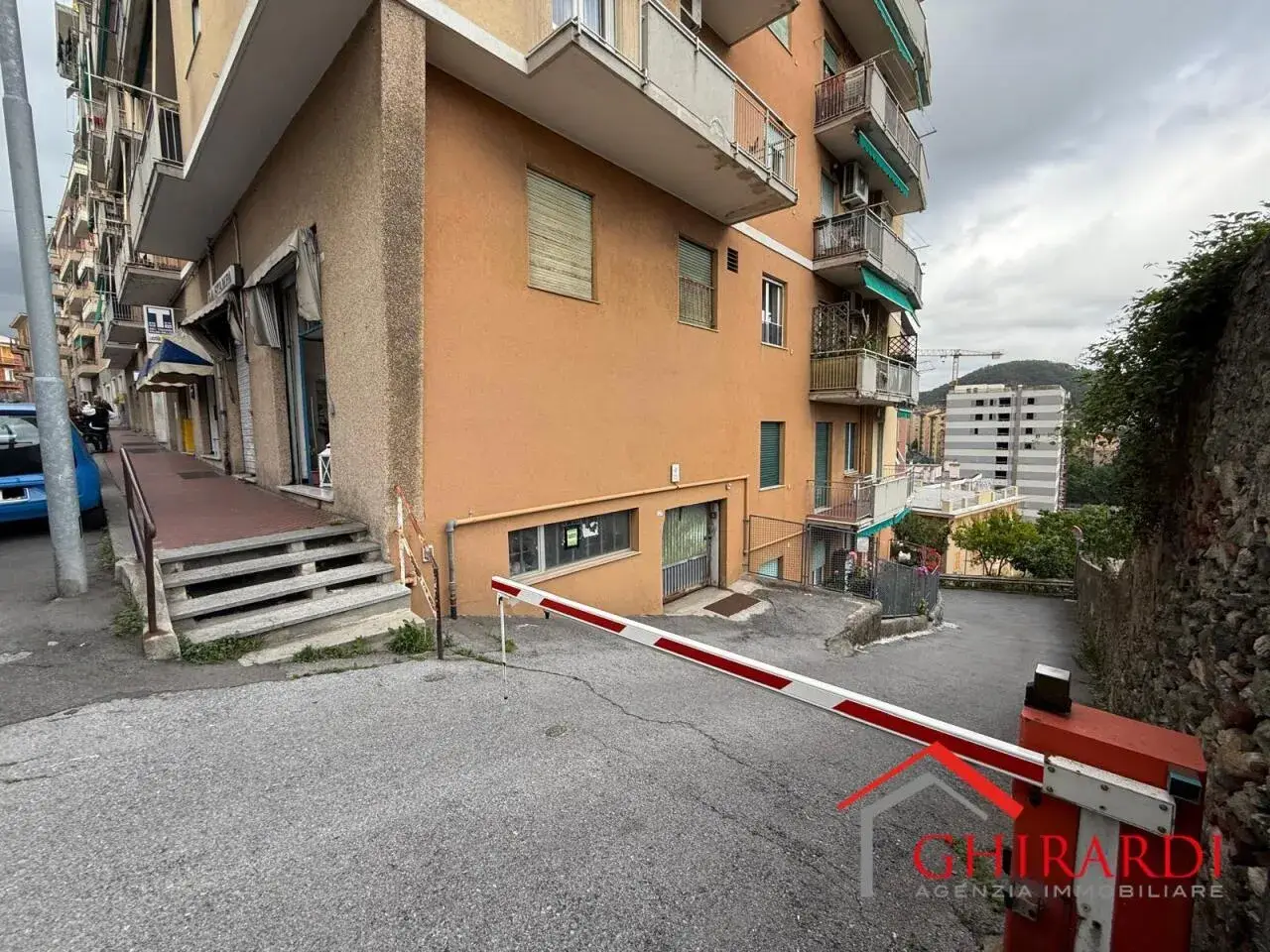 Parcheggio chiuso in Via Domenico Oliva 27 I, Genova, {3} - Foto 1