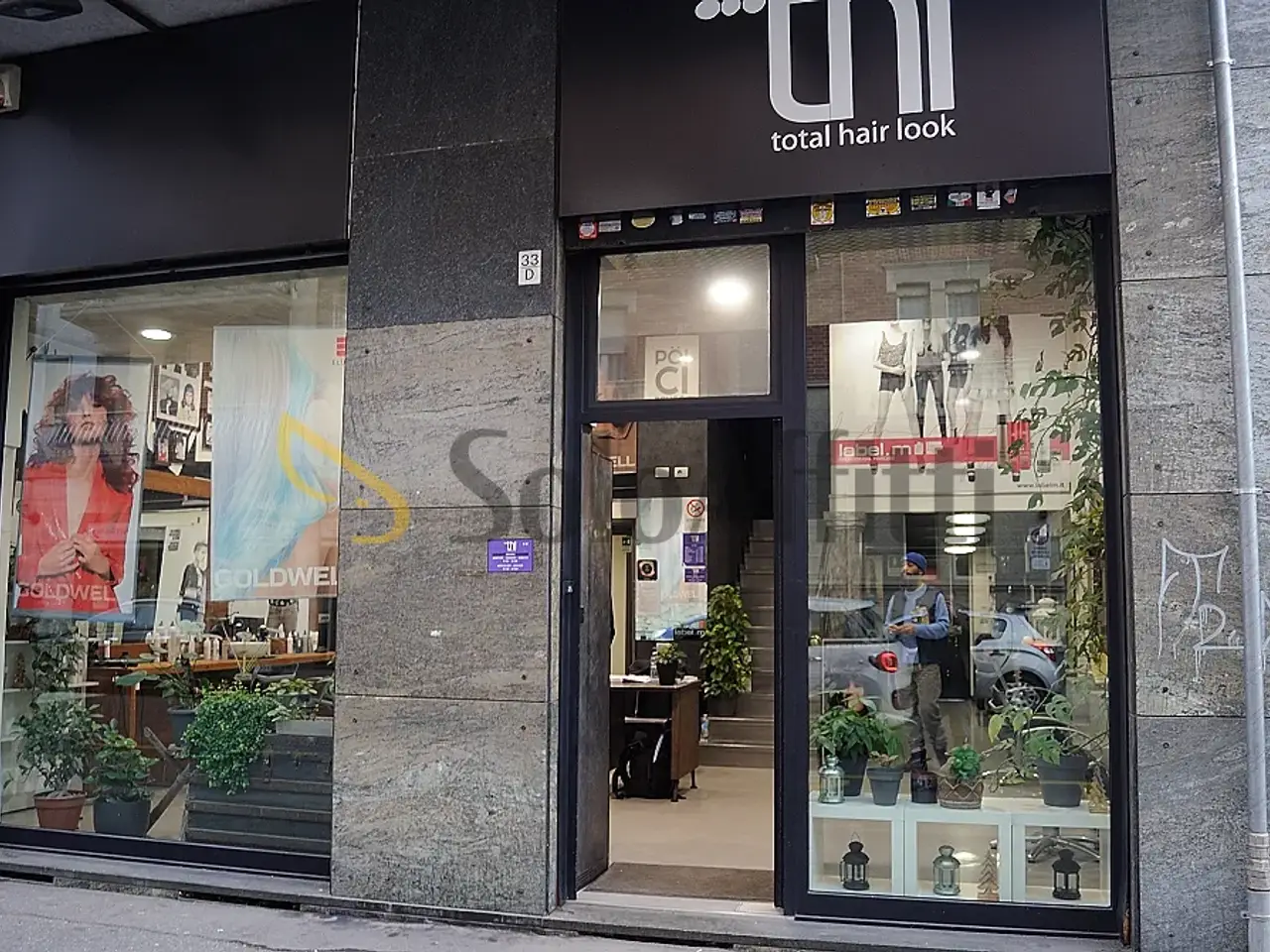 Negozio in Via Vittorio Asinari di Bernezzo 33d, Torino, {3} - Foto 1