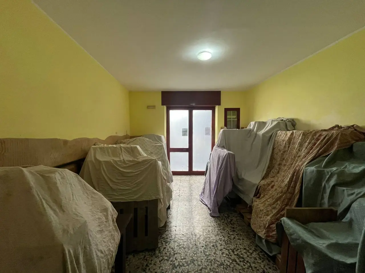 Negozio in Via Antonio Gramsci 73, Santa Maria Capua Vetere, {3} - Foto 2