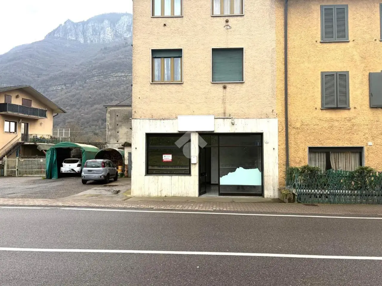 Negozio in Via Kennedy 8, Monasterolo Del Castello, {3} - Foto 1