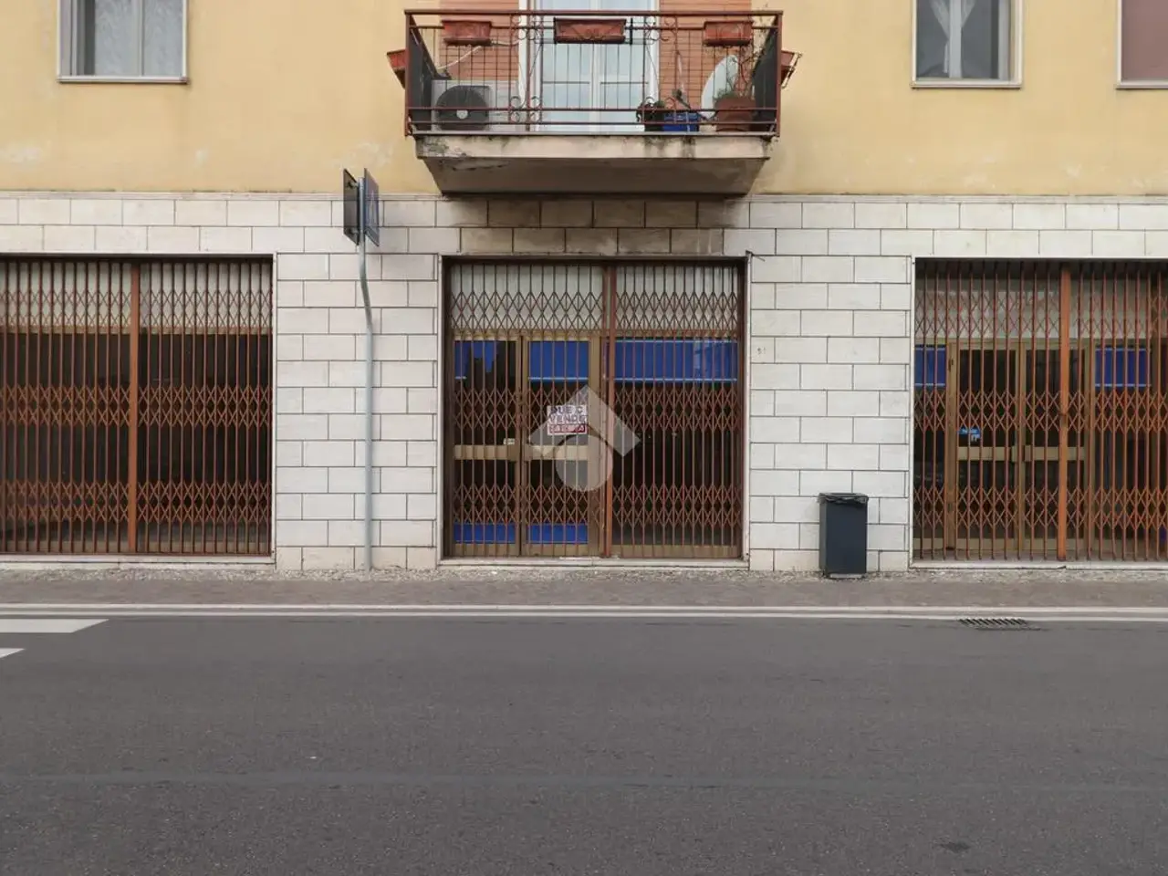Negozio in Via Unione Europea 22, Marmirolo, {3} - Foto 1