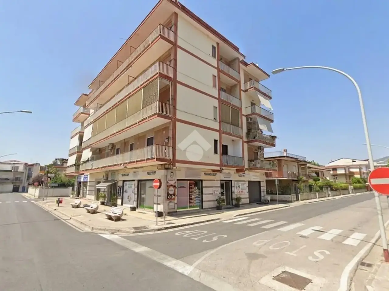 Negozio in Via San Francesco di Paola 11, Casagiove, {3} - Foto 1