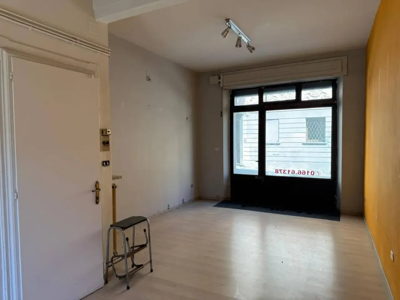 Locale commerciale in Via Emile Chanoux 136 Chatillon, Chatillon, {3} - Foto 2