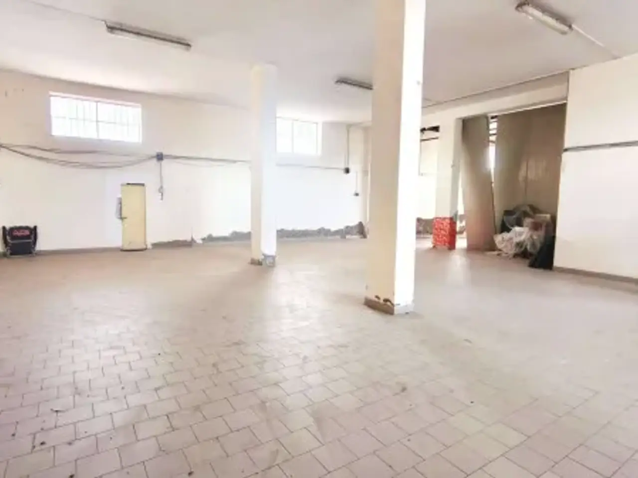 Magazzino in Via Fornari Snc, Sant'Anastasia, {3} - Foto 1