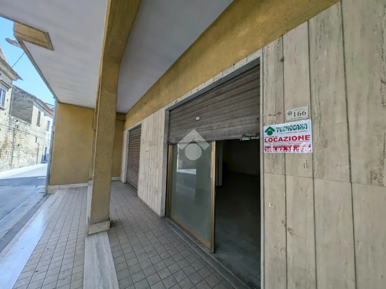 Negozio in Via S. Giuliano 150, Marcianise, {3} - Foto 1