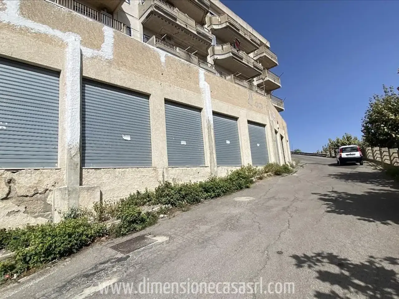 Magazzino in Viale dei Platani, San Cataldo, {3} - Foto 2
