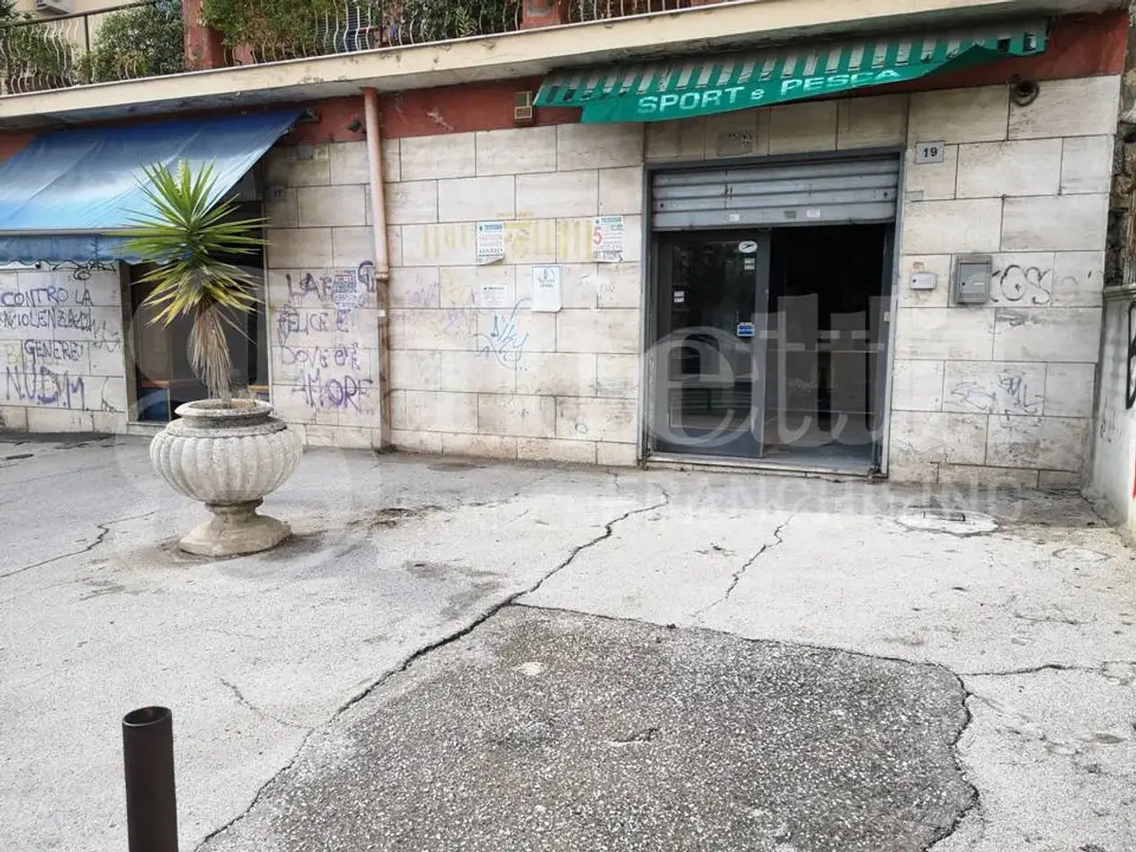 Negozio in Via Girolamo Cerbone, Napoli, {3} - Foto 1