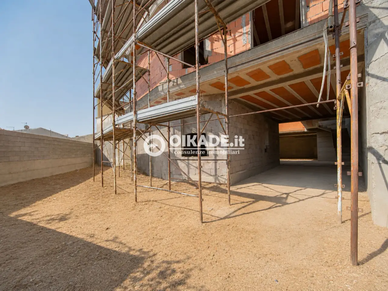 Palazzina commerciale in Via Sardegna 27/a, Dolianova, {3} - Foto 2