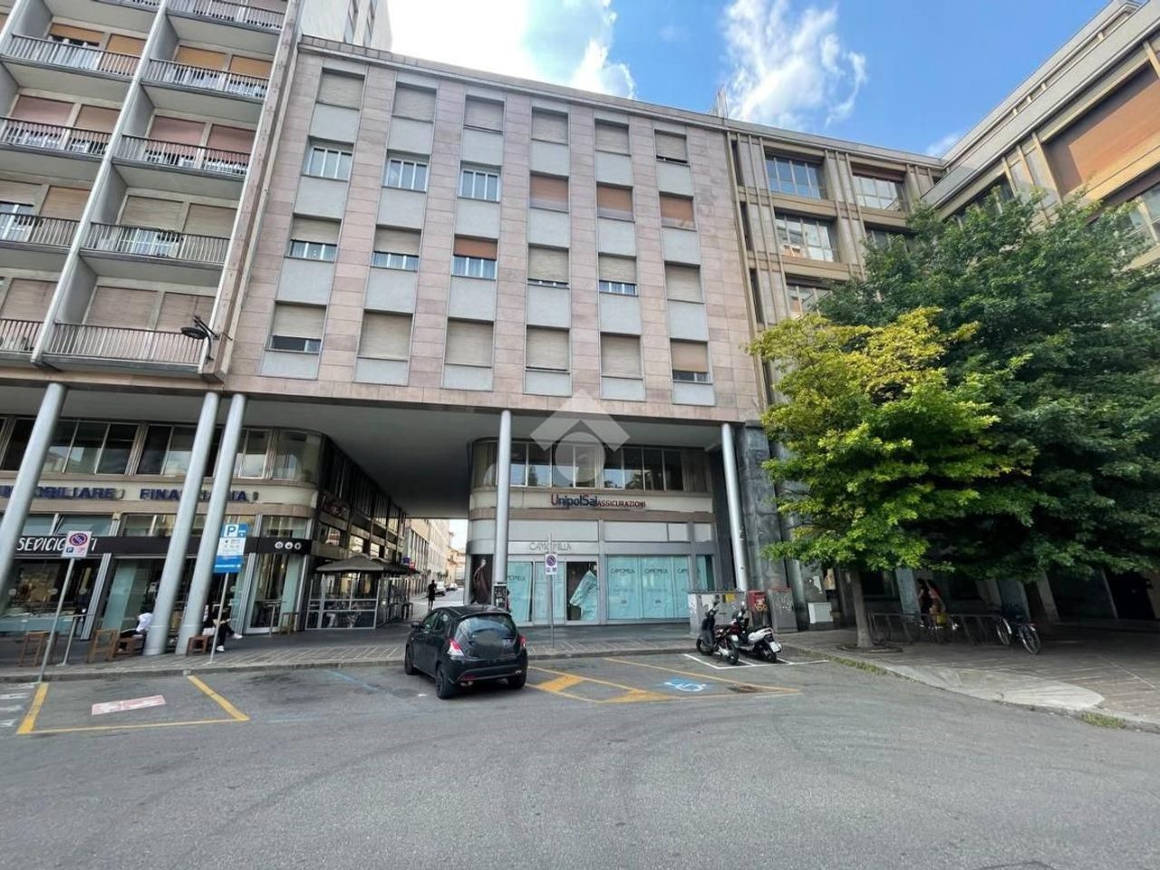 Ufficio in Piazza G. Garibaldi 1, Busto Arsizio, {3} - Foto 2