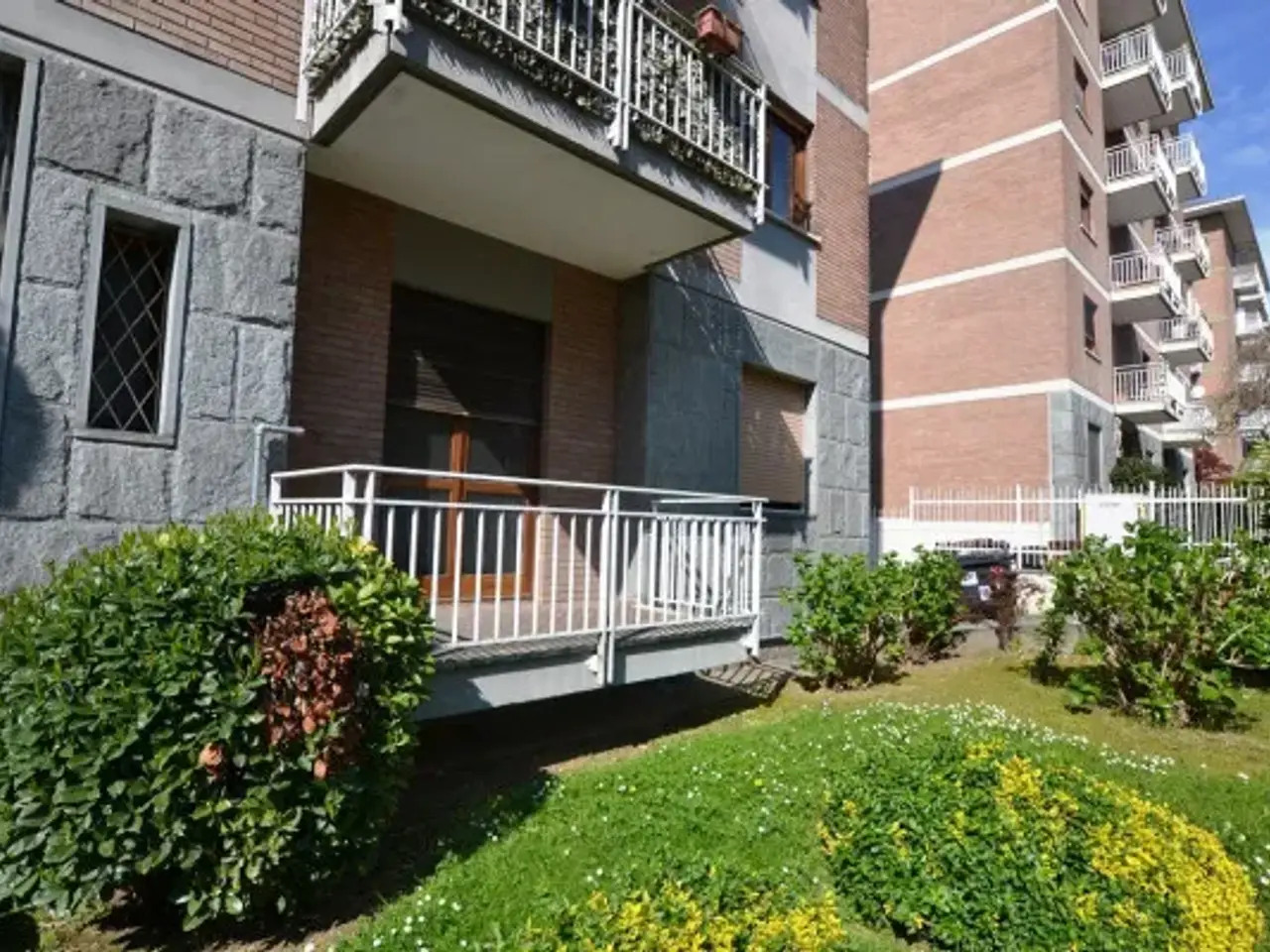 Ufficio in Via Giovanni Schiapparelli 22, Biella, {3} - Foto 1