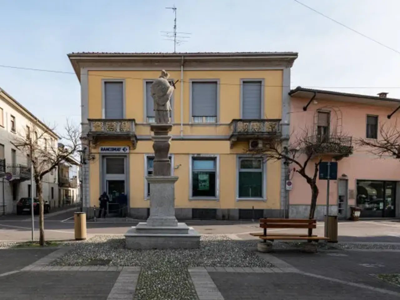 Negozio in Via dei Conte Caccia 4, Romentino, {3} - Foto 2