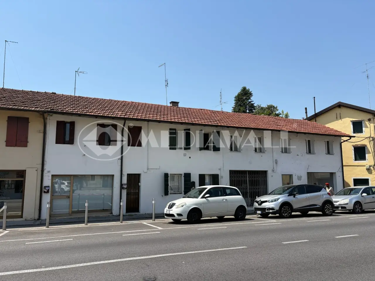Palazzina commerciale in , Pordenone, {3} - Foto 1