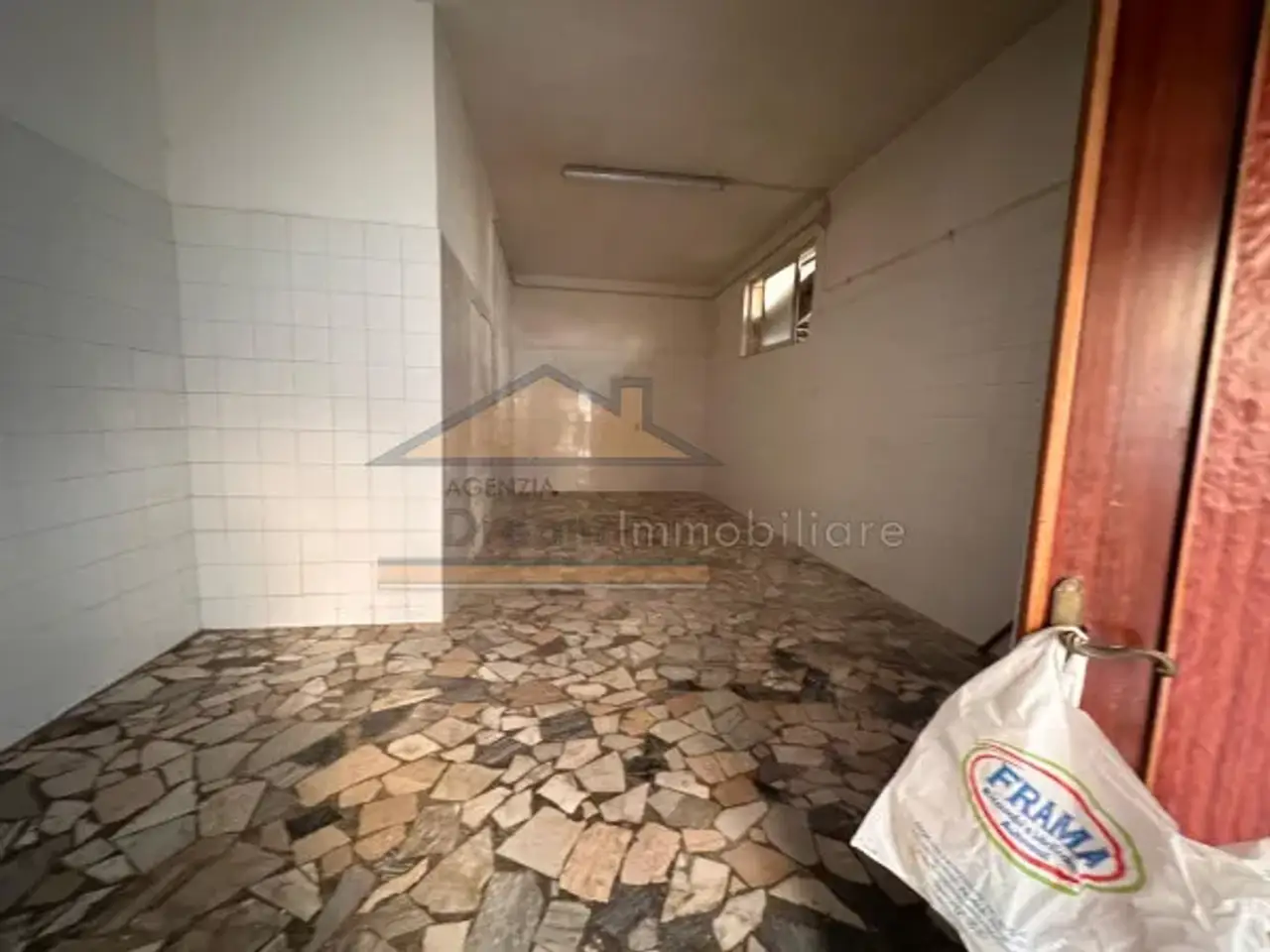 Negozio in Via Dante Alighieri 119, Calvizzano, {3} - Foto 2